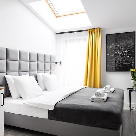 Househost Apartament: Ul. Miodowa 42/42A Krakow Ngoại thất bức ảnh